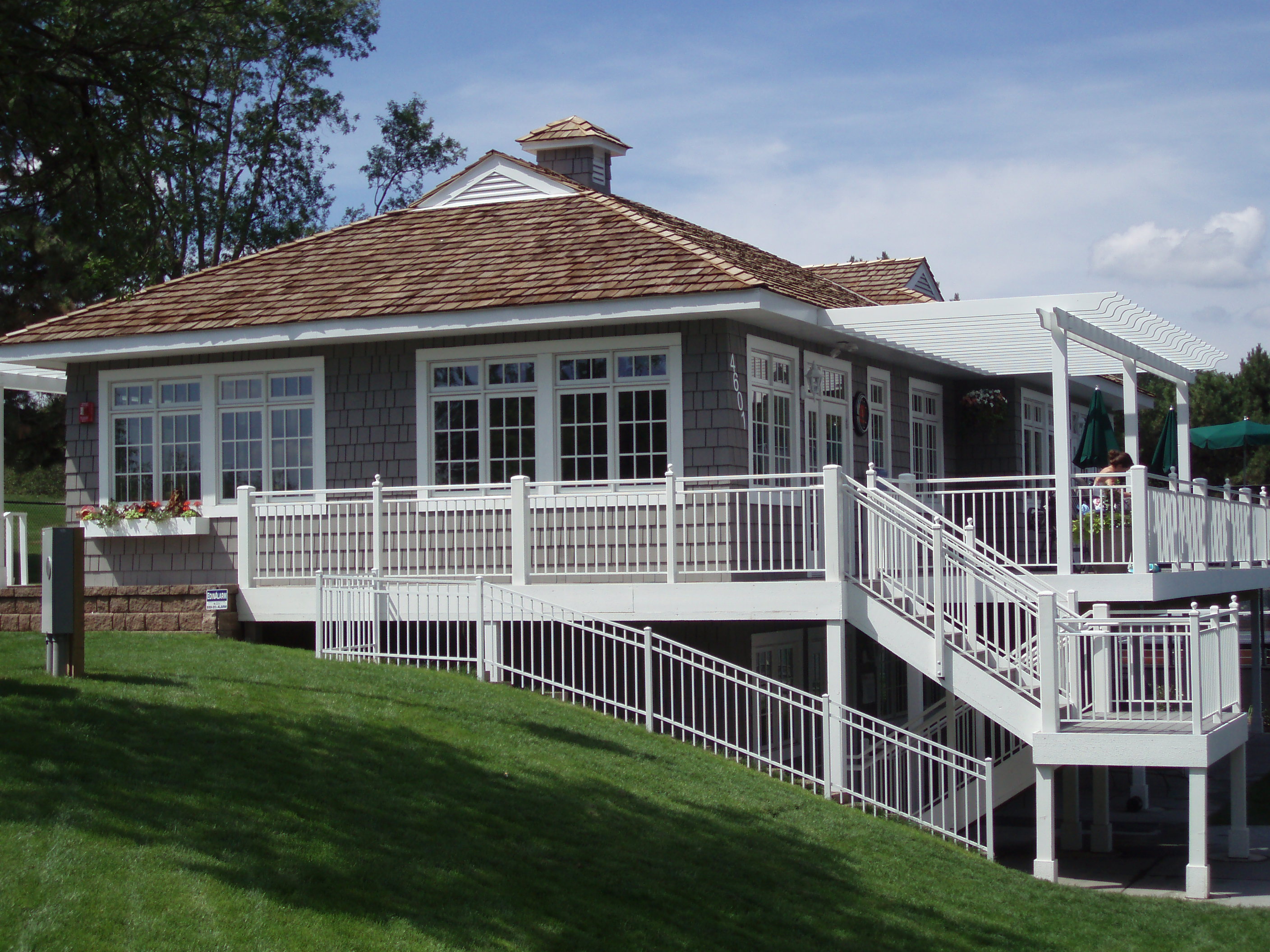 Edina Country Club Exterior view